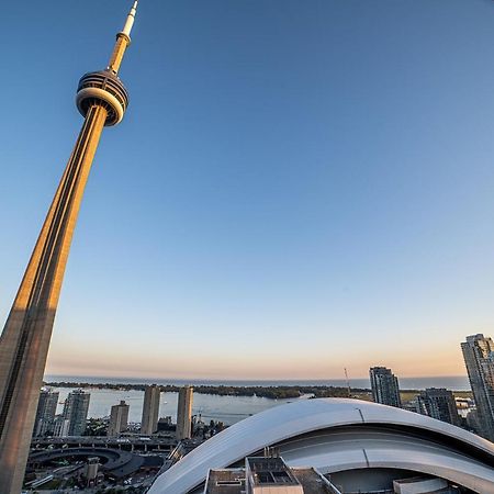 Designer Condo W/ Cn Tower View & Parking Toronto Exterior photo
