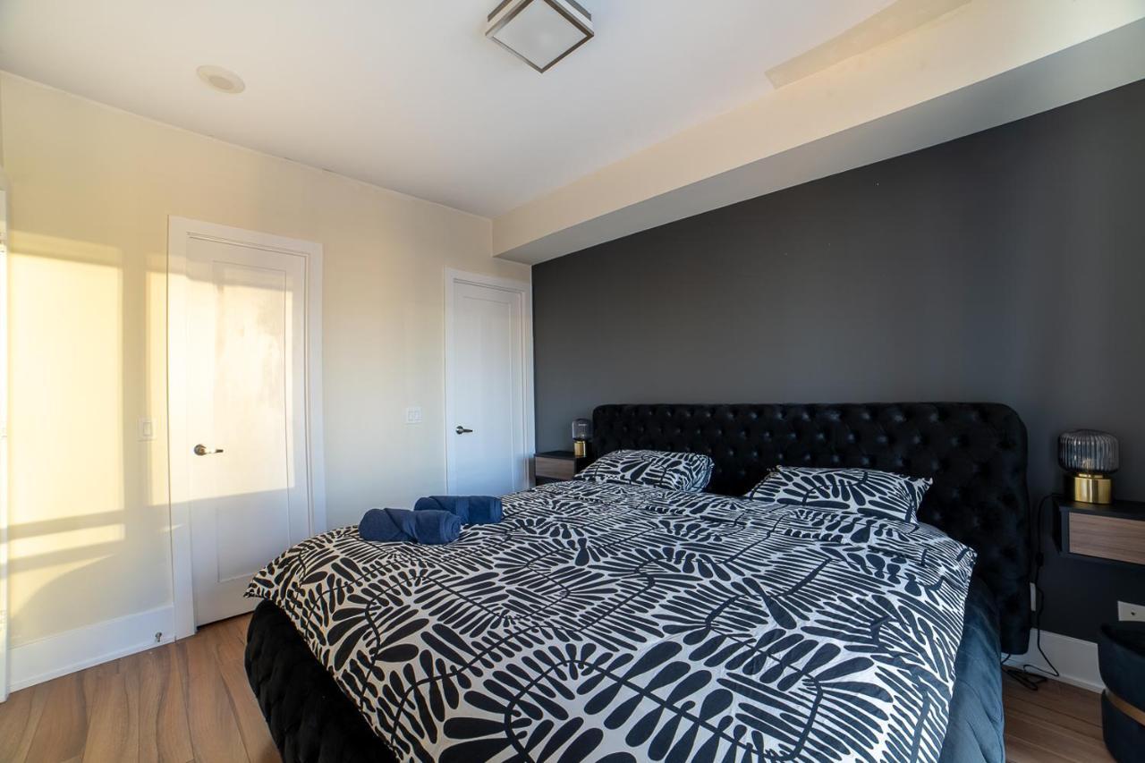 Designer Condo W/ Cn Tower View & Parking Toronto Exterior photo