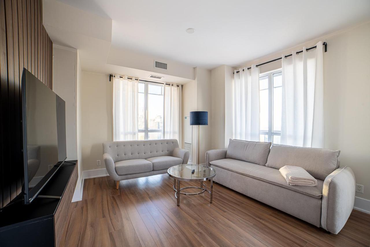 Designer Condo W/ Cn Tower View & Parking Toronto Exterior photo
