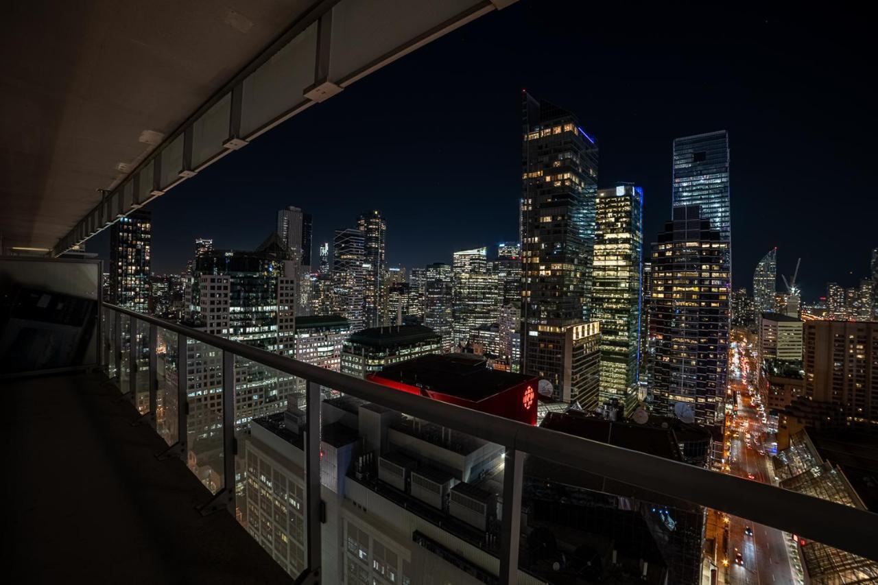 Designer Condo W/ Cn Tower View & Parking Toronto Exterior photo