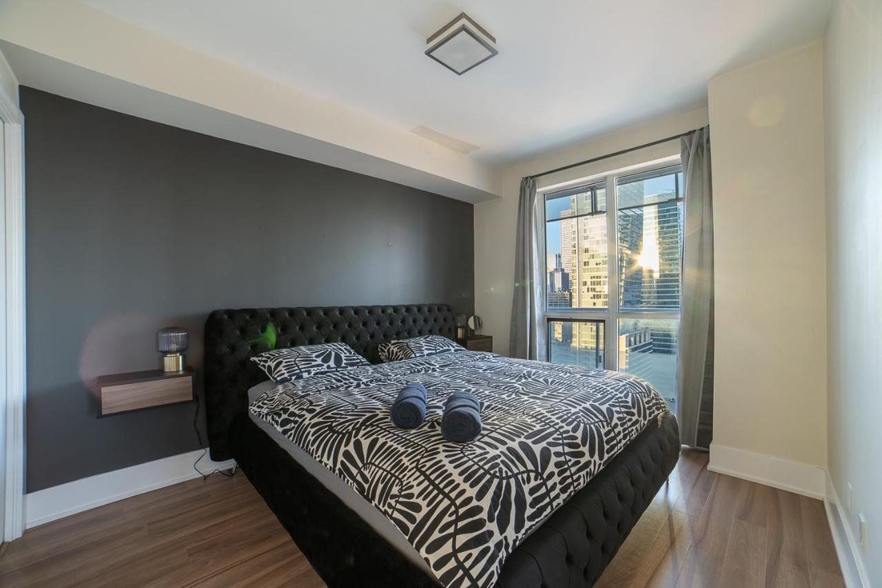 Designer Condo W/ Cn Tower View & Parking Toronto Exterior photo